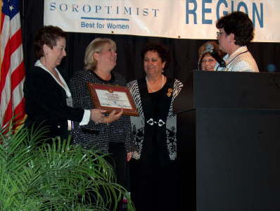 Debbie Murphy reciving the Laurel Society plaque - Spring Conference 2005